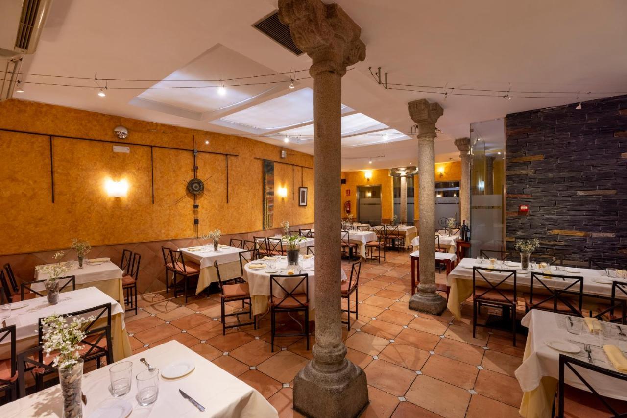 Hostal Restaurante Puerta Del Alcazar Ávila Exteriér fotografie