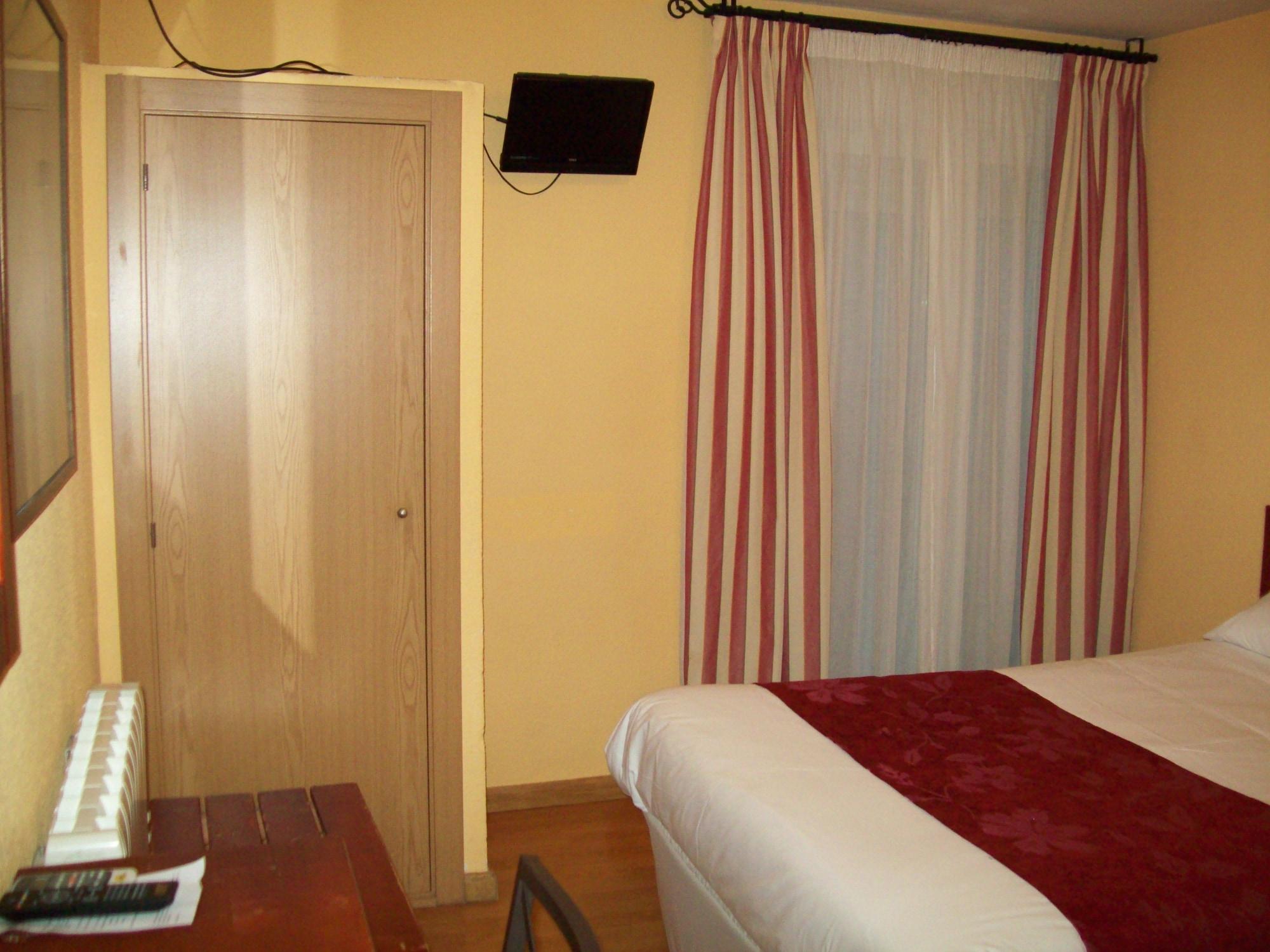 Hostal Restaurante Puerta Del Alcazar Ávila Exteriér fotografie