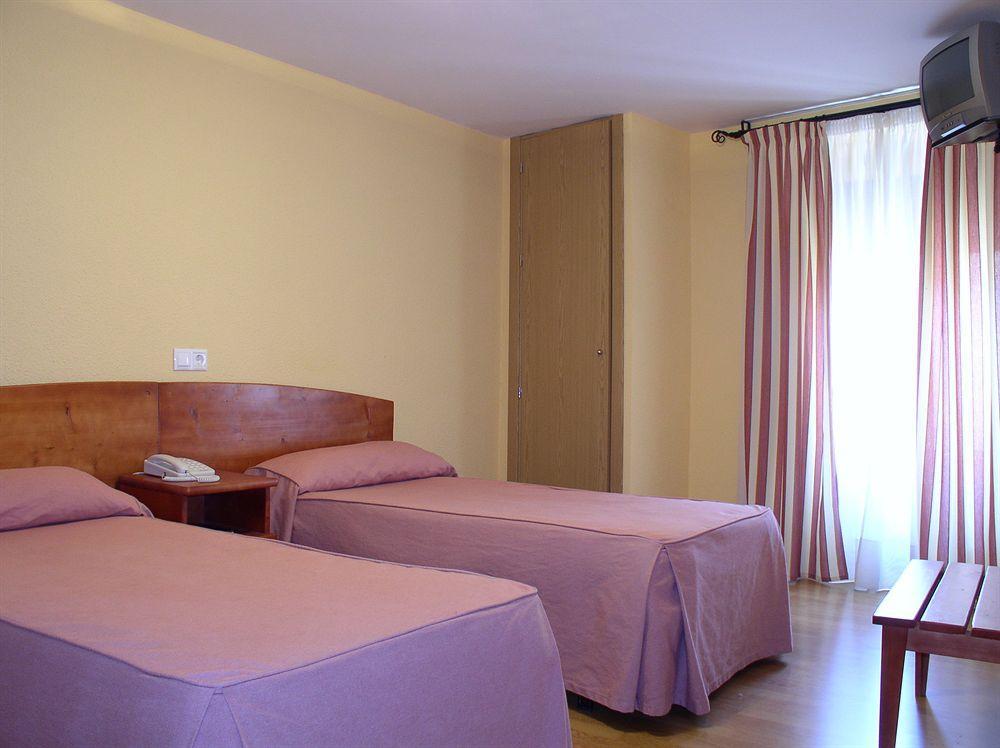 Hostal Restaurante Puerta Del Alcazar Ávila Exteriér fotografie
